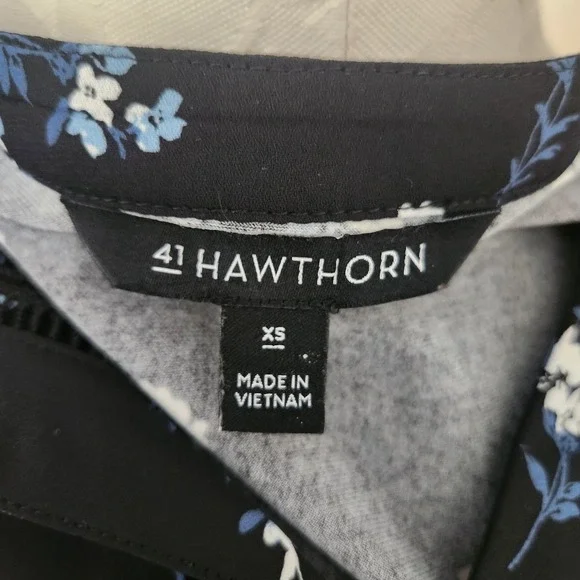 41 Hawthorne Black Floral Short Sleeve V Neck Top Blouse‎ Women's XS - Picture 3 of 4
